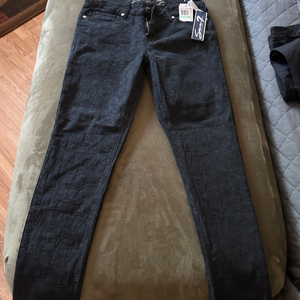 Seven7 Women's Black Skinny Jeans